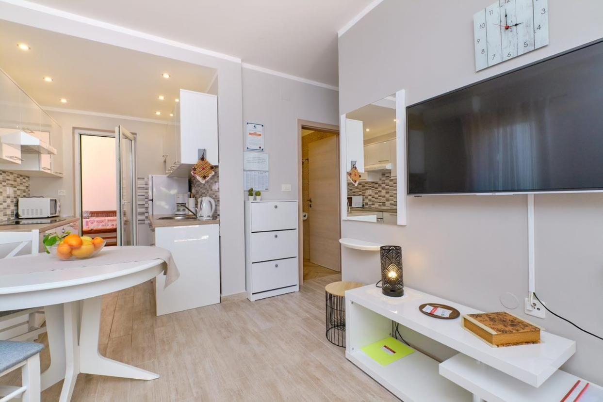 Apartments Enna 木洛希尼 外观 照片